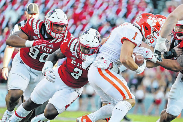 127889335_web1_acc-ncsu-clemson-1-092821
