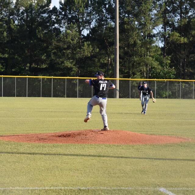129632830_web1_EBvED_2
East Bladen junior Jake Futrell on the mound in the first inning.
Alex Brooks | Bladen Journal