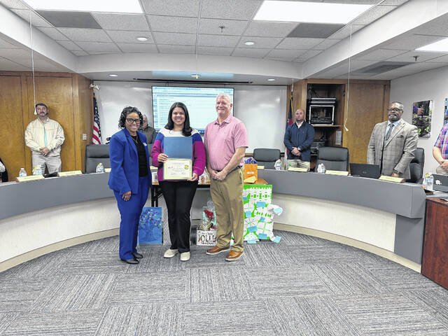 131238371_web1_473722342_1222786166245930_2755217876616769045_n
Mrs. Jessica Oxendine-Moore, the school counselor at Bladen Early College High was recognized for selection to participate in the inaugural cohort of the SREB Crisis Recovery Support Network. She is one of only 40 counselors selected from across the state.