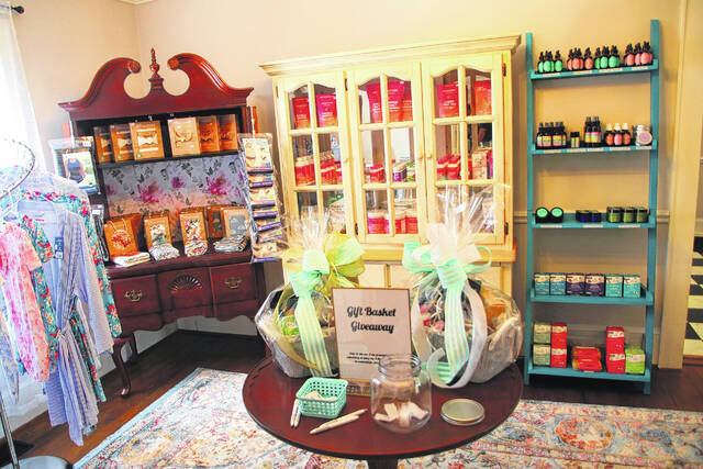 131730421_web1_IMG_8476 
			
				                                 Mark DeLap | Bladen Journal