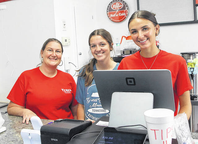 131857482_web1_IMG_6775
At the front counter at the Traxx Diner, you will find co-owner Megan Watts and employees Kaely Eason and Mollie Colar.
Mark DeLap | Bladen Journal