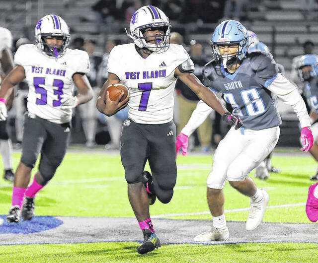 <p>Sincere McKinley (7) scores West Bladen’s lone touchdown on a 50-yard run against South Brunswick.</p>
<p>Kenneth Armstrong / kenarmphoto.com</p>