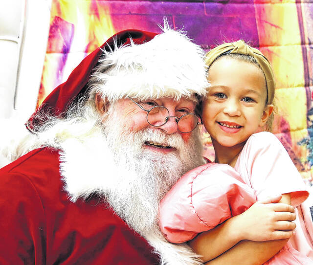 <p>The Holly Jolly was hosted by Maurice Williams of Whimsical Florist and Gifts. It gave everyone a little Christmas spirit even before Thanksgiving.</p>