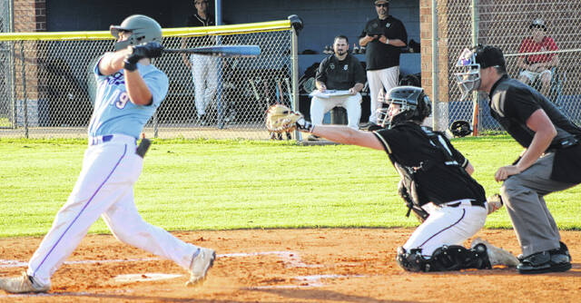 East Bladens Jaxon Hair makes connect against Clinton.
                                 Xavier Potts / East Bladen journalism class