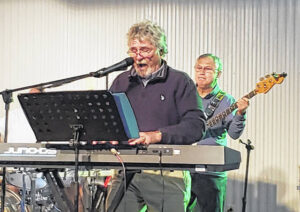 Rain can’t stop May Day Jamboree at Lu Mil Vineyard