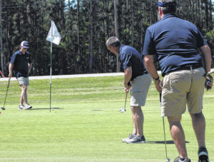 Elizabethtown Rotary hosts scholarship golf tournament
