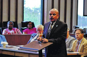 Bladen commissioners to remain at 9 members